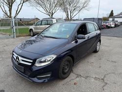 Blau Gebraucht 2018 Mercedes B200 Van / Kleinbus | 11.900 € (Guter Preis)