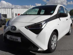 Schneeweiß Gebraucht 2021 Toyota Aygo Kleinwagen | 9.710 € (Fairer Preis)