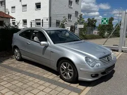 Silber Gebraucht 2005 Mercedes C180 Kleinwagen | 3.990 € (Teuer)
