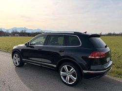 Blau Gebraucht 2016 VW Touareg R-line SUV | 24.900 € (Fairer Preis)