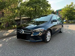Schwarz Gebraucht 2019 Mercedes B200 Progressive Van / Kleinbus | 17.700 € (Superpreis)