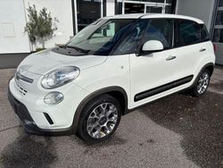Weiß Gebraucht 2016 Fiat 500L Trekking Van / Kleinbus | 8.990 € (Fairer Preis)