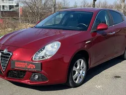 Rot Gebraucht 2013 Alfa Romeo Giulietta Turismo Kleinwagen | 13.900 €
