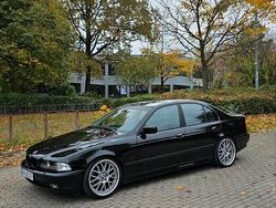 Schwarz Gebraucht 1996 BMW 523 Limousine | 4.000 € (Etwas zu teuer)
