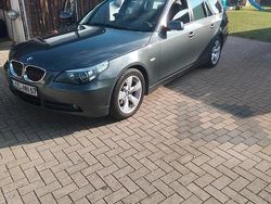 Grau Gebraucht 2005 BMW 523 Kombi | 5.500 €
