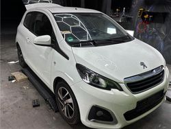 Weiß Gebraucht 2014 Peugeot 108 Kleinwagen | 4.000 € (Guter Preis)
