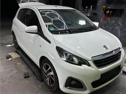 Weiß Gebraucht 2014 Peugeot 108 Kleinwagen | 4.000 € (Guter Preis)