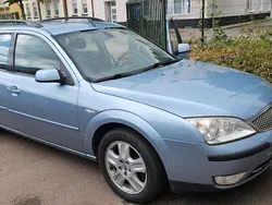 Blau Gebraucht 2004 Ford Mondeo Ambiente Limousine | 2.150 € (Fairer Preis)