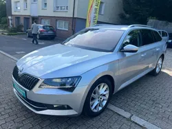 Silber Gebraucht 2018 Skoda Superb Style Kombi | 15.999 € (Guter Preis)