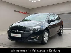 Schwarz Gebraucht 2013 Opel Astra Edition Kombi | 3.900 € (Guter Preis)