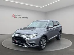 Grau Gebraucht 2020 Mitsubishi Outlander Diamant Edition SUV | 18.850 € (Fairer Preis)