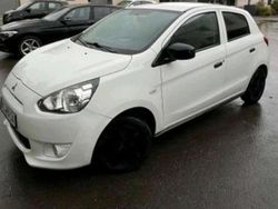 Weiß Gebraucht 2015 Mitsubishi Space Star Kleinwagen | 2.990 € (Guter Preis)