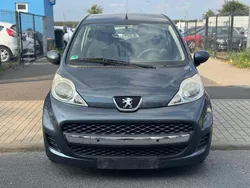 Grau Gebraucht 2010 Peugeot 107 Style Kleinwagen | 3.890 € (Fairer Preis)