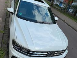 Weiß Gebraucht 2017 VW Tiguan R-line SUV | 20.300 € (Teuer)