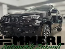 Solid black Neu 2025 Jeep Compass Summit SUV | 35.990 € (Fairer Preis)