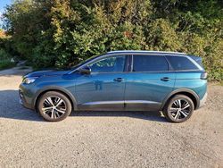 Grün Gebraucht 2017 Peugeot 5008 Allure Van / Kleinbus | 16.900 € (Etwas zu teuer)