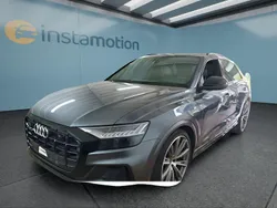 Grau Gebraucht 2021 Audi Q8 SUV | 64.199 € (Fairer Preis)