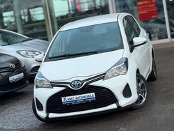 Weiß Gebraucht 2014 Toyota Yaris Hybrid Comfort Limousine | 12.490 € (Fairer Preis)