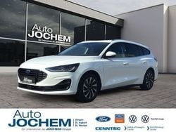 Weiß Gebraucht 2024 Ford Focus Titanium Limousine | 32.900 € (Etwas zu teuer)