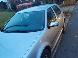 Silber Gebraucht 2000 VW Golf IV Kleinwagen | 1.000 € (Guter Preis)