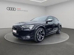 Brillantschwarz Gebraucht 2023 Audi e-tron Ambiente SUV | 64.990 €
