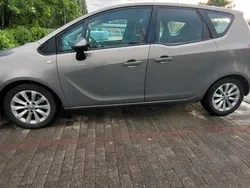 Braun Gebraucht 2014 Opel Meriva Van / Kleinbus | 10.499 € (Teuer)