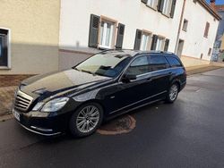 Schwarz Gebraucht 2011 Mercedes E350 Avantgarde Kombi | 13.500 € (Fairer Preis)