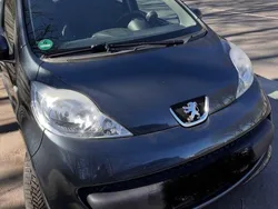 Grau Gebraucht 2007 Peugeot 107 Kleinwagen | 2.700 € (Etwas zu teuer)