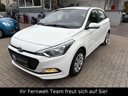 Weiß Gebraucht 2017 Hyundai i20 GO! Limousine | 7.999 € (Fairer Preis)