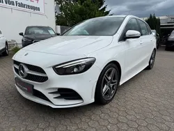 Weiß Gebraucht 2020 Mercedes B200 AMG line Van / Kleinbus | 26.500 € (Fairer Preis)