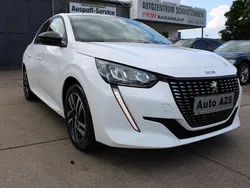 Weiß Gebraucht 2024 Peugeot 208 Allure Kleinwagen | 17.950 € (Guter Preis)