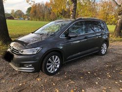 Grau Gebraucht 2017 VW Touran Highline Van / Kleinbus | 20.900 € (Fairer Preis)