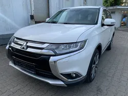 Weiß Gebraucht 2016 Mitsubishi Outlander Top SUV | 9.950 €