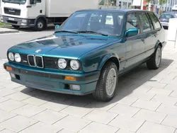 Grün Gebraucht 1993 BMW 316 Sport Line Kombi | 16.400 €