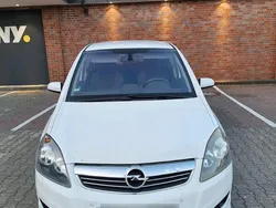 Weiß Gebraucht 2009 Opel Zafira Sport Van / Kleinbus | 4.500 € (Fairer Preis)