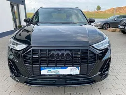 Schwarz Gebraucht 2024 Audi Q3 Ambiente SUV | 41.800 € (Fairer Preis)