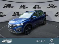 Stahlblau Neu 2025 Dacia Sandero Expression Kleinwagen | 19.550 € (Etwas zu teuer)