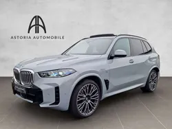Brooklyn grau Gebraucht 2024 BMW X5 M Sport SUV | 84.990 € (Superpreis)