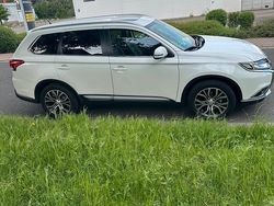 Weiß Gebraucht 2016 Mitsubishi Outlander SUV | 16.200 €
