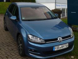 Pacific blue metallic Gebraucht 2015 VW Golf VII LOUNGE Kleinwagen | 10.950 € (Fairer Preis)