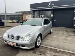 Brillantsilber metalliclack Gebraucht 2003 Mercedes C200 Coupé | 3.899 € (Teuer)