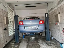 Grau Gebraucht 2007 Renault Mégane II Limousine | 3.500 € (Teuer)