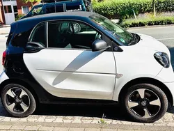 Weiß Gebraucht 2021 Smart ForTwo Electric Drive Coupé | 12.200 € (Etwas zu teuer)