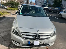 Silber Gebraucht 2013 Mercedes B200 Van / Kleinbus | 12.000 € (Guter Preis)