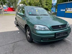 Grün Gebraucht 1999 Opel Astra Edition Kombi | 1.500 € (Fairer Preis)