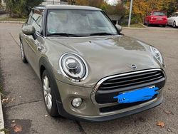 Grau Gebraucht 2019 Mini ONE Kleinwagen | 14.950 € (Etwas zu teuer)