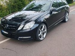 Schwarz Gebraucht 2011 Mercedes E220 Kombi | 6.300 € (Fairer Preis)