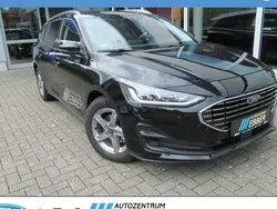 Obsidianschwarz metallic (metallic) Gebraucht 2023 Ford Focus Titanium Kombi | 21.479 € (Guter Preis)