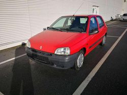 Rot Gebraucht 1997 Renault Clio Campus Limousine | 2.550 €