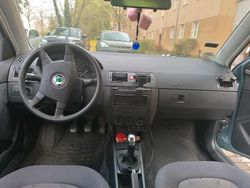 Silber Gebraucht 2003 Skoda Fabia Kleinwagen | 1.299 € (Fairer Preis)